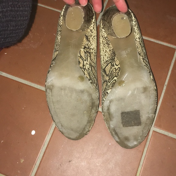 Bcbg heels - Picture 4 of 4